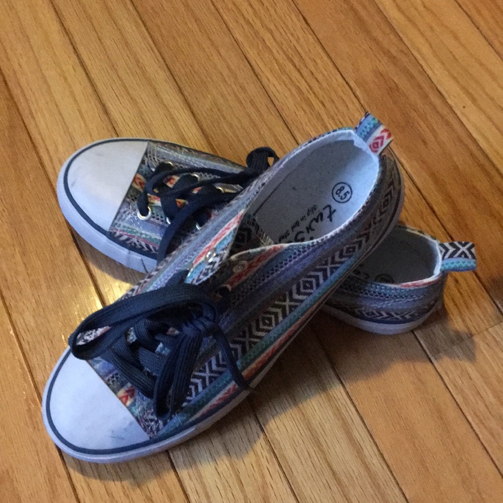 Shoes - Picture 3 of 3